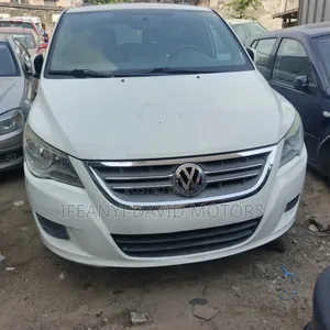 Volkswagen Touran 2011 White