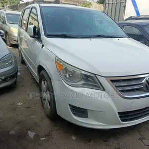 Volkswagen Touran 2011 White