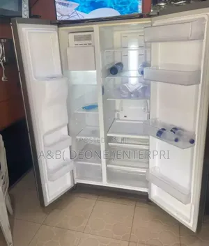 Samsung Inverter Side by Side Fridge and Freezer With Water Dispenser
