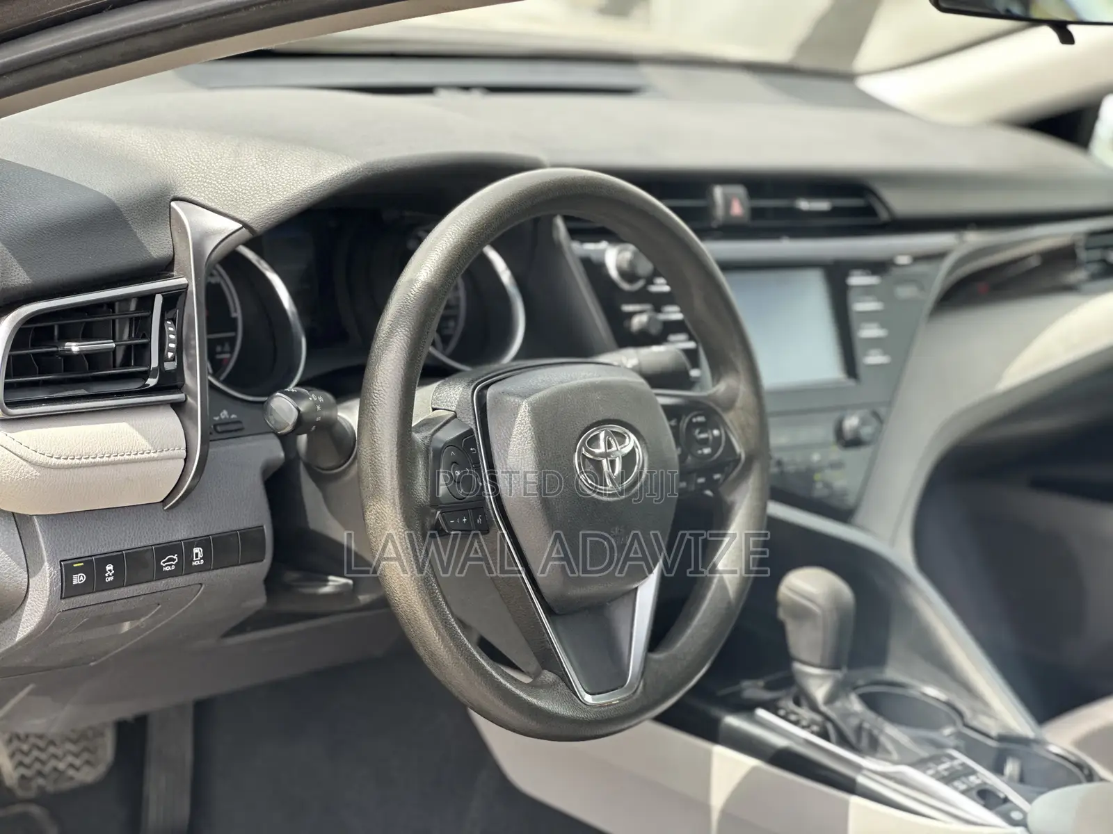 Toyota Camry LE (2.5L 4cyl 8A) 2019
