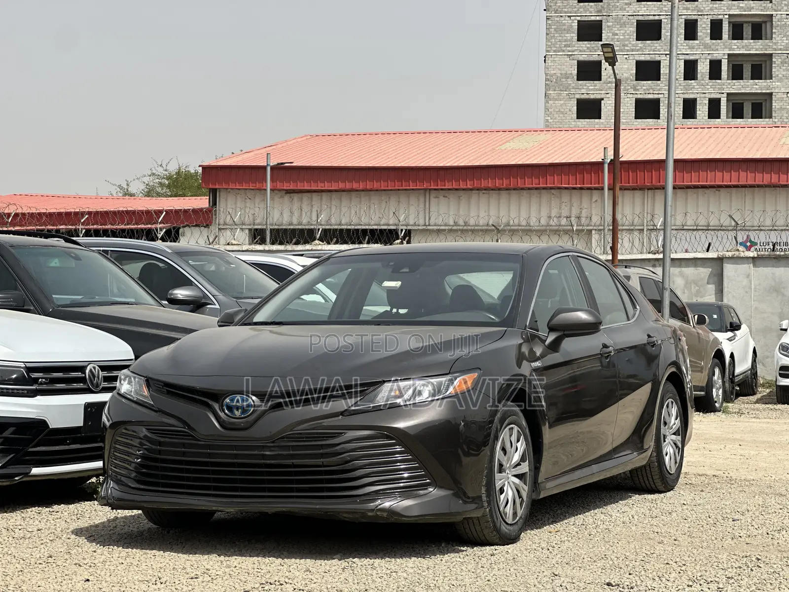 Toyota Camry LE (2.5L 4cyl 8A) 2019