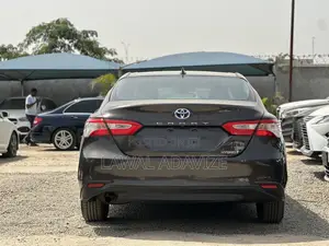 Toyota Camry LE (2.5L 4cyl 8A) 2019