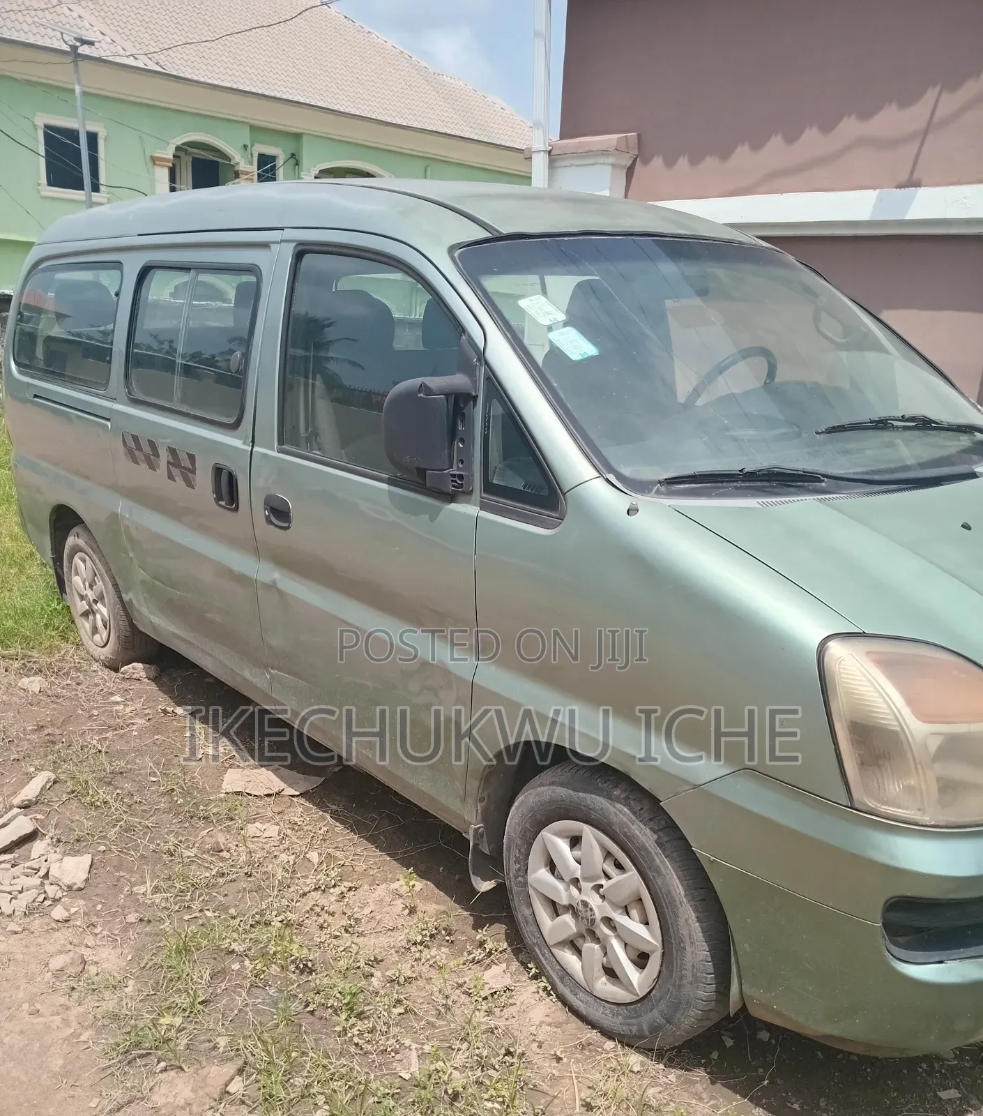 Hyundai H1 2010 Green