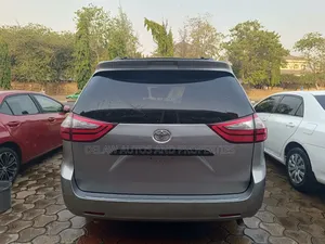 Toyota Sienna 2015 Gray