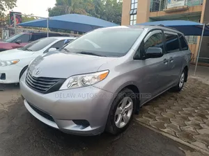 Toyota Sienna 2015 Gray