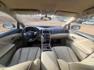 Toyota Venza V6 AWD 2011 White