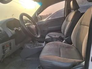 Toyota Hilux 2012 Off white