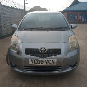 Toyota Yaris 2001 Silver