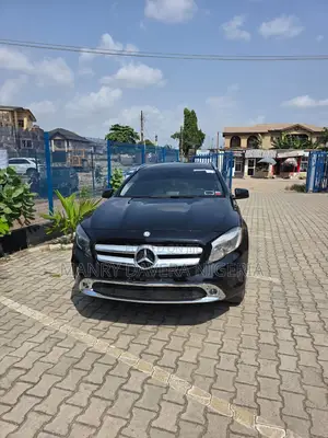 Mercedes-Benz GLA 250 2015 Black