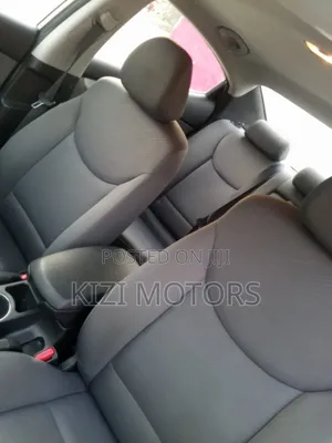 Hyundai Elantra GLS Sedan FWD (1.8L 4cyl 6M) 2013 Silver
