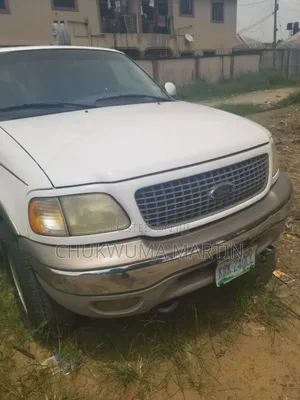 Ford Expedition 2001 White