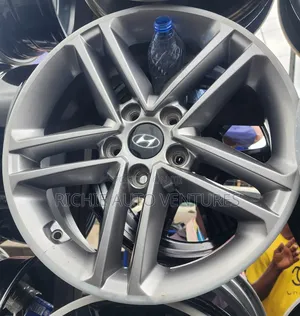 17inch Hyundai Rim.
