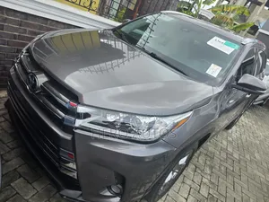 Toyota Highlander Limited Platinum 4x4 V6 (3.5L 6cyl 8A) 2018 Gray