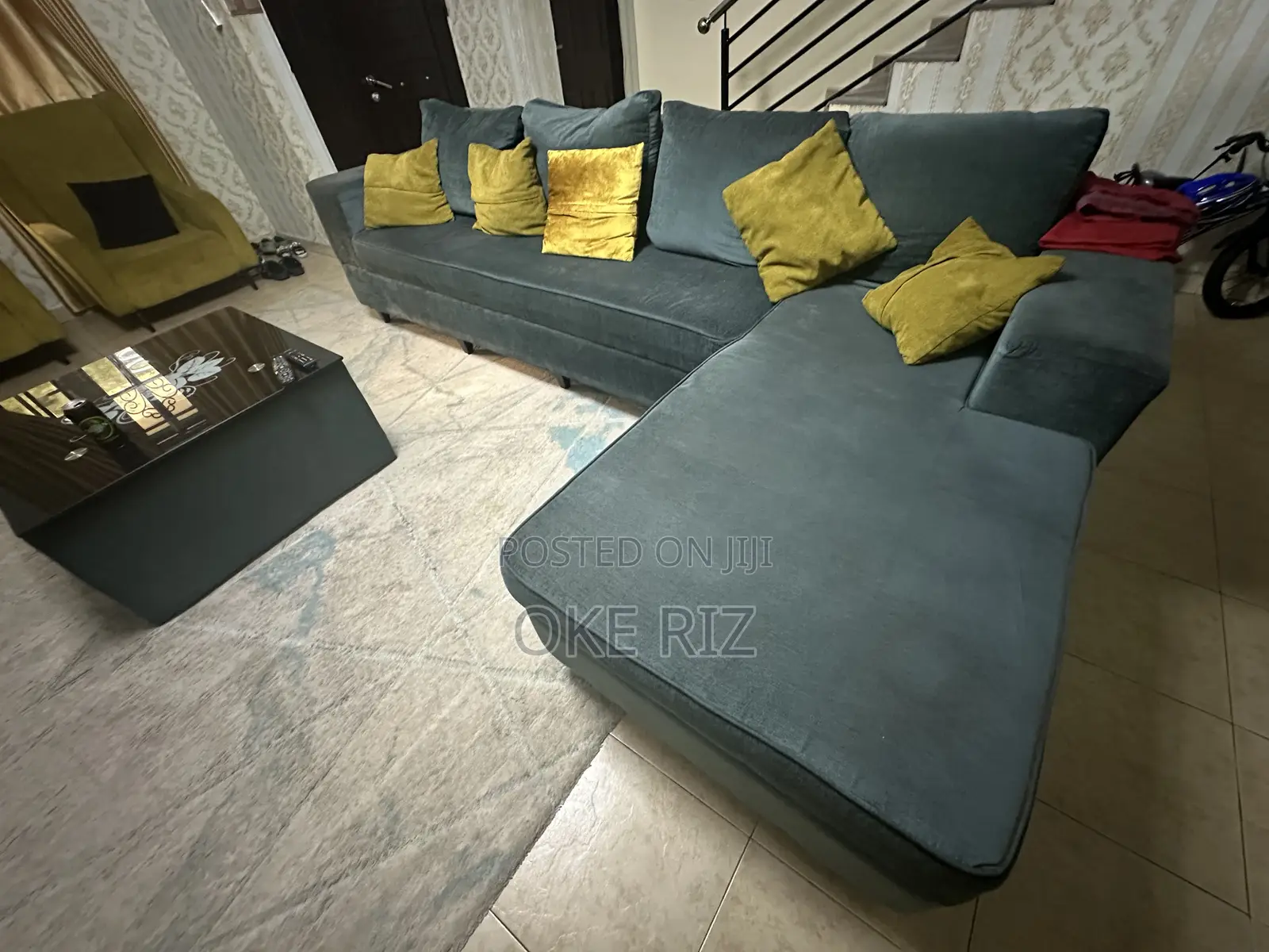 Couch/ Sofa Set