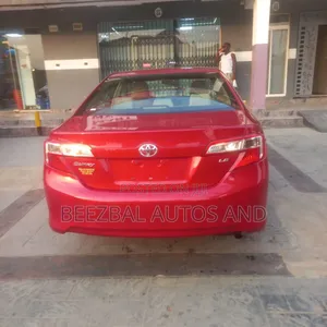 Toyota Camry LE 4dr Sedan (2.5L 4cyl 6A) 2013 Red
