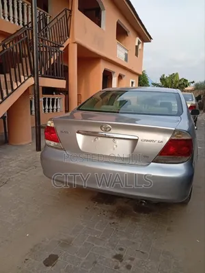 Toyota Camry 2005 Silver