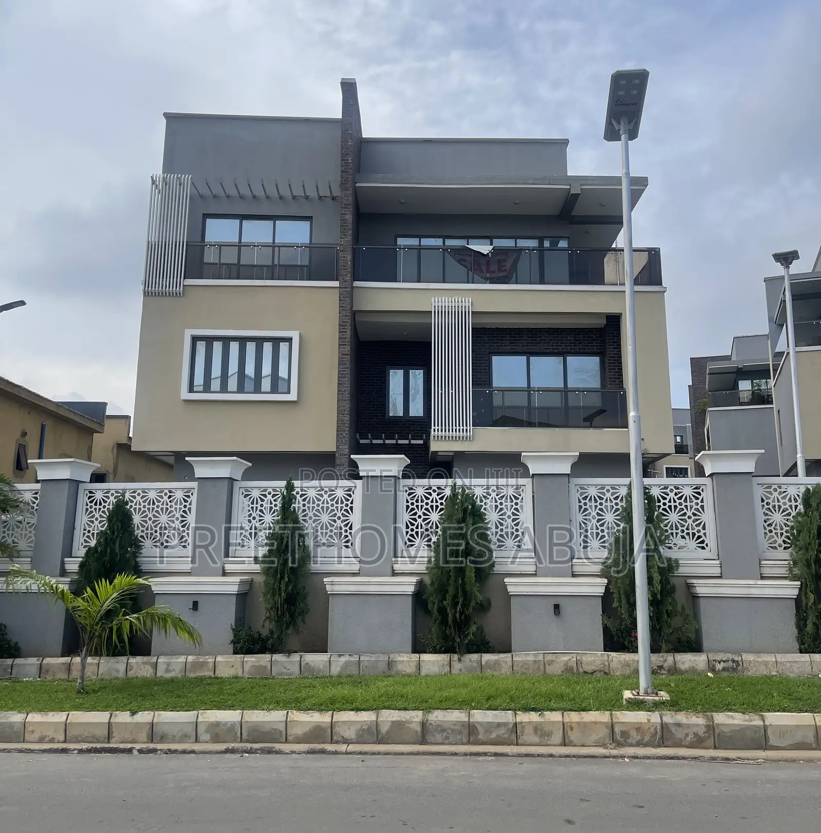 5bdrm Duplex in Asokoro for sale