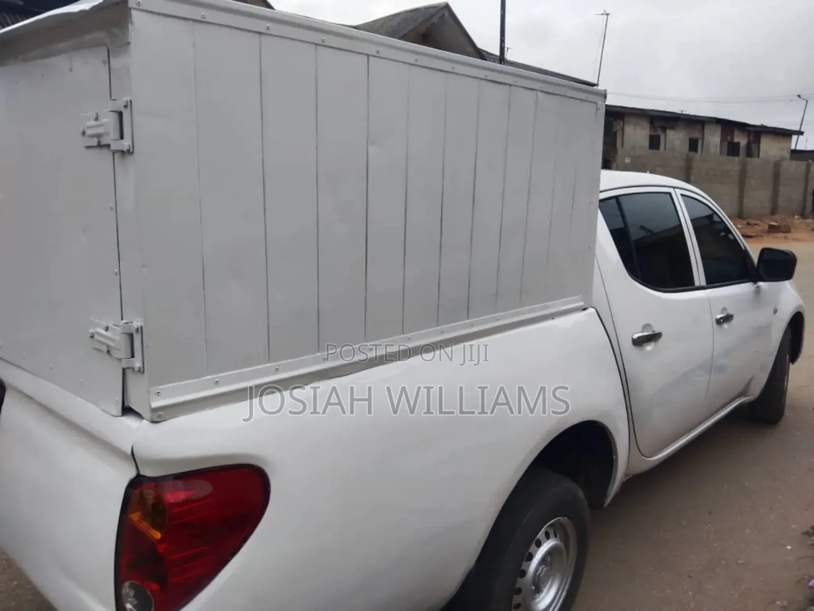 Mitsubishi L300 2014 White