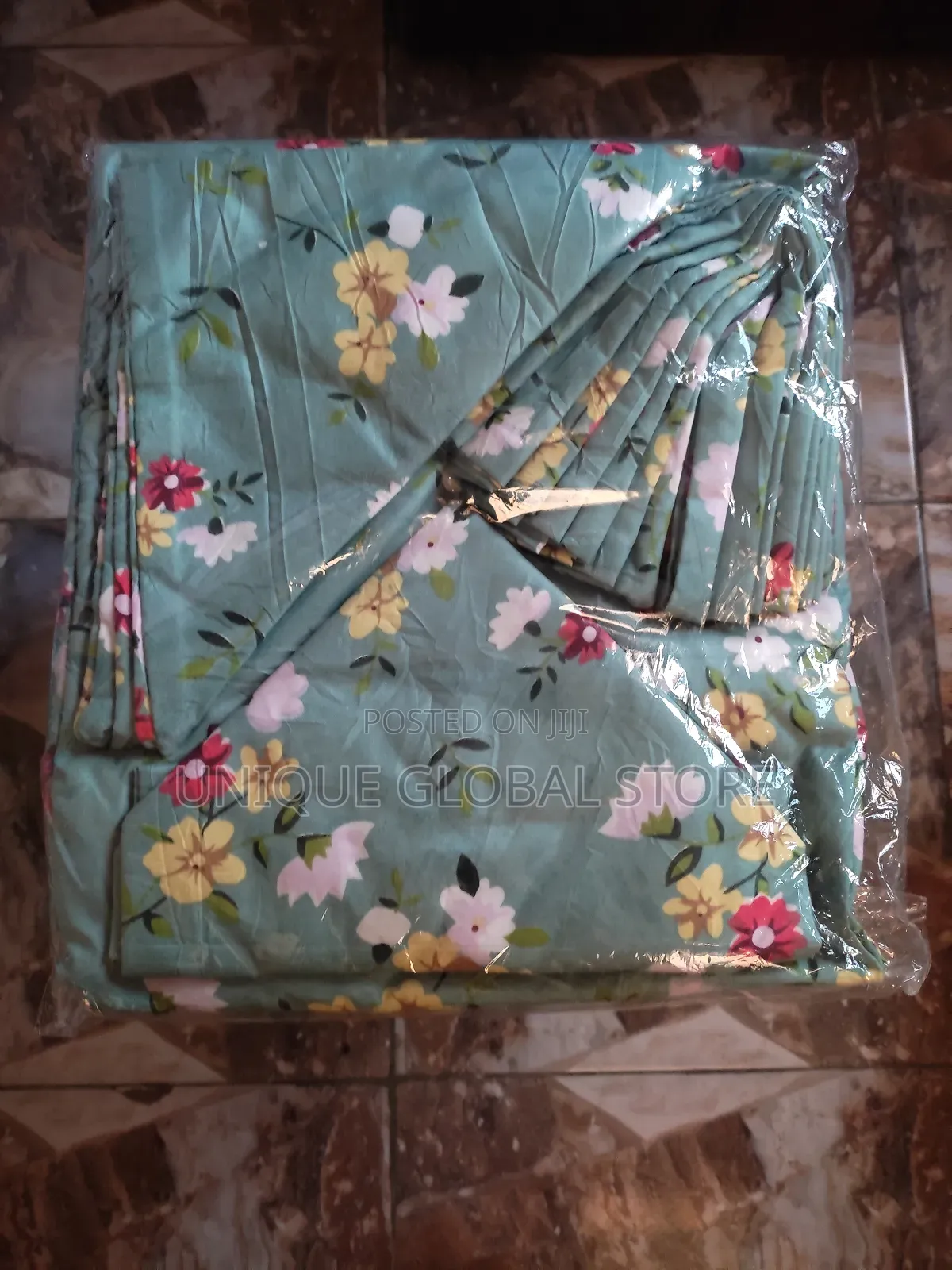 Quality Bedsheet With 3 Pillows Case