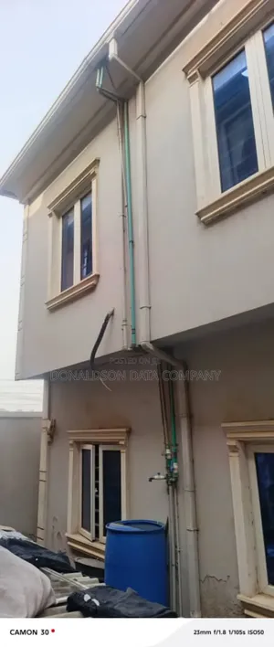 7bdrm Duplex in Olatunbosun Close for sale