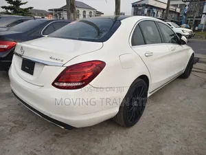 Mercedes-Benz C300 Luxury 4dr AWD 4Matic Sedan (2.0L 4cyl 7A) 2015