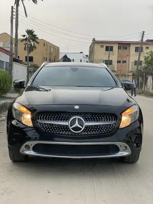 Mercedes-Benz GLA 250 2016 Black
