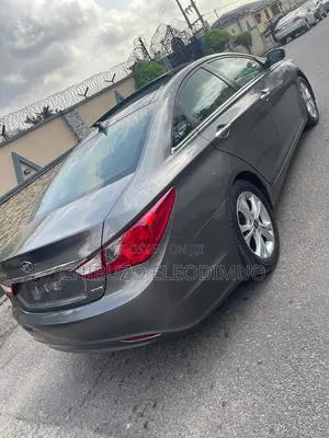 Hyundai Sonata Limited Sedan FWD (2.4L 4cyl 6A) 2012 Gray