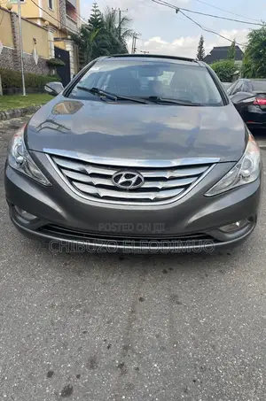Hyundai Sonata Limited Sedan FWD (2.4L 4cyl 6A) 2012 Gray