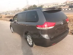 Toyota Sienna 2011 Gray