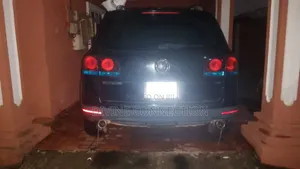 Volkswagen Touareg 2012 Blue