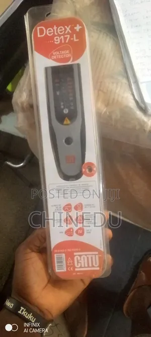 Voltage Detector
