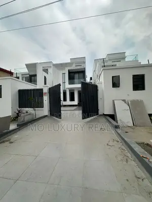5bdrm Duplex in Lekki Phase 1 for sale