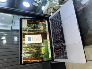 Laptop Apple MacBook Pro 2018 8GB Intel Core i5 SSD 256GB