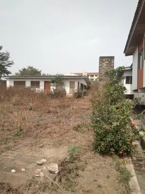 10 Plots of Land With a 10 Bedroom Duplex for Sale at Jericho