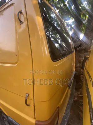 Volkswagen Transporter 1989 Yellow