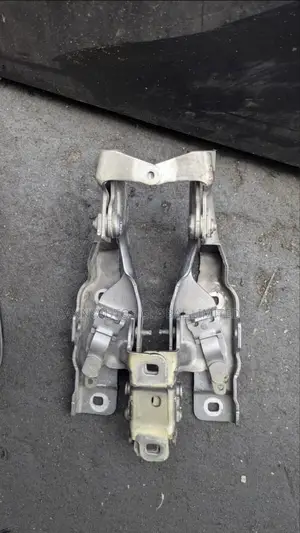 Bonnet Hanger for Gla 250