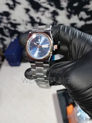 Poedagar Elegant Blue Luminous Calendar Waterproof Wristwatch