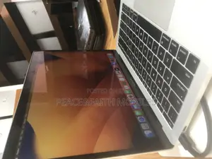 Laptop Apple MacBook Pro 2018 8GB Intel Core i5 SSD 256GB