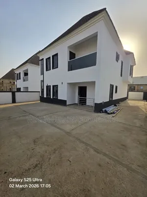 4bdrm Duplex in Back Of Dunamis, Lugbe District for sale