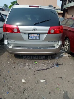 Toyota Sienna 2006 Silver