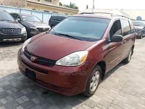 Toyota Sienna 2005 Red