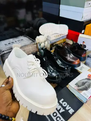 Street Thick Soled Casual Leather Shoes