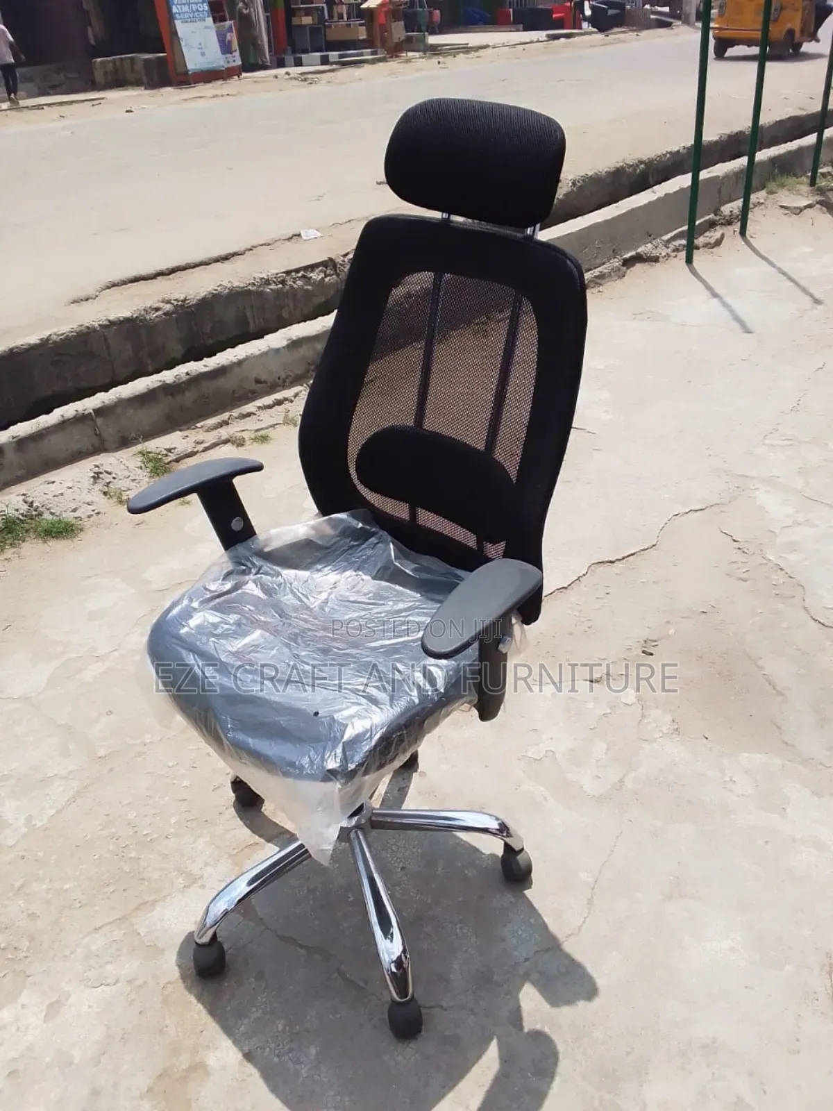 Higback Front Desk Chair