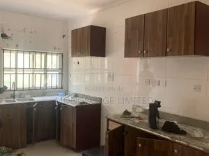 5bdrm Townhouse / Terrace in Chevron for rent