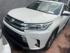 Toyota Highlander XLE 4dr SUV (3.5L 6cyl 6A) 2015 White