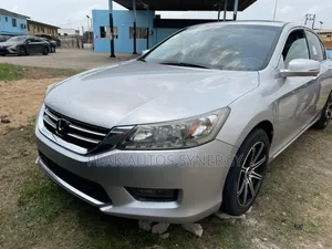 Honda Accord Touring V-6 4dr Sedan (3.5L 6cyl 6A) 2014 Silver