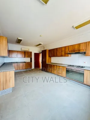 3bdrm Block of Flats in Banana Island for rent