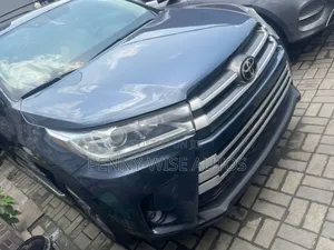 Toyota Highlander XLE 4dr SUV AWD (3.5L 6cyl 6A) 2014 Blue