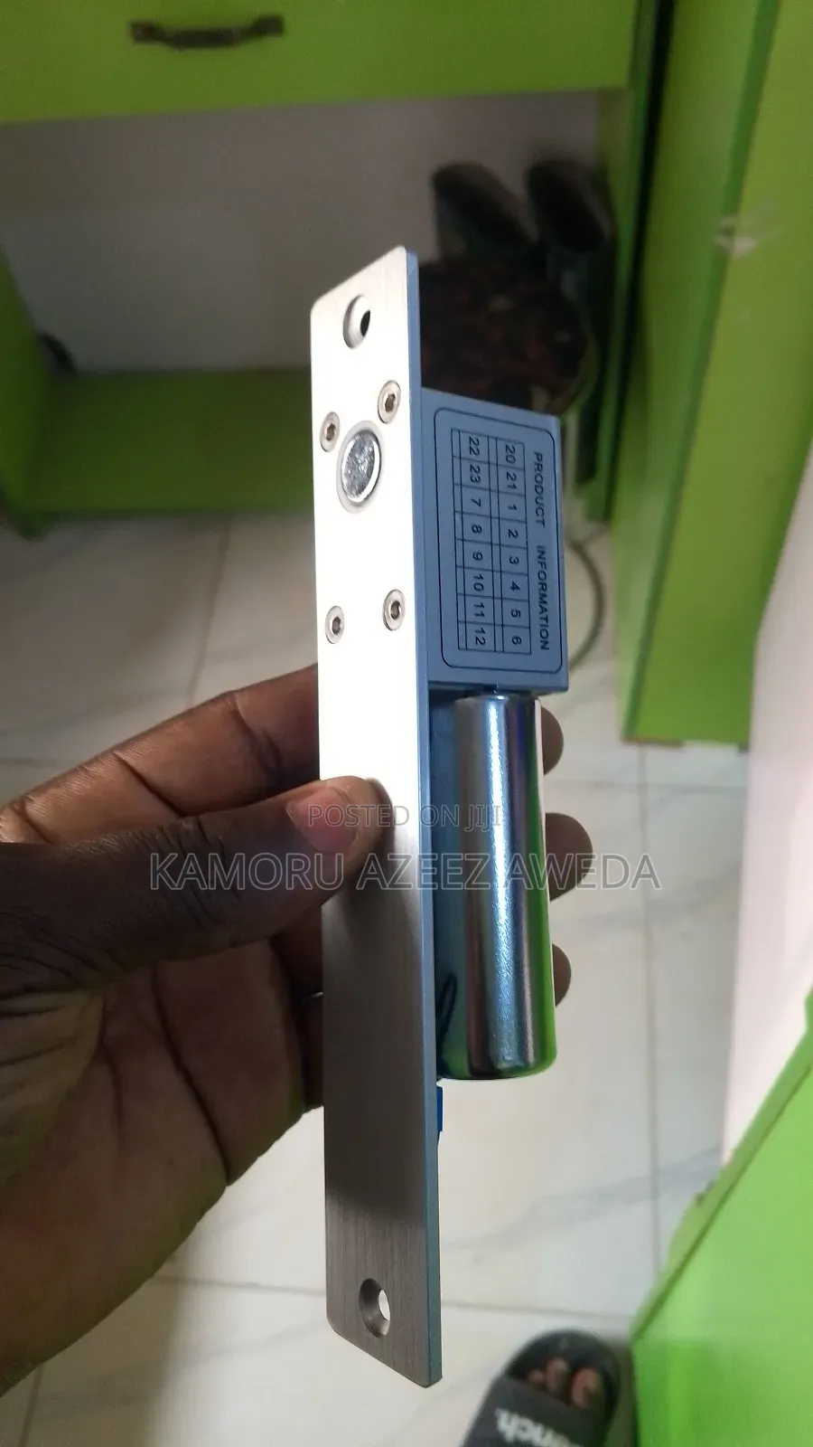 Magnetic Lock for Accessories Control
