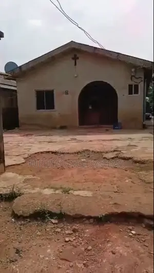 6bdrm Bungalow in Off Unity Estate, Ita Oluwo for sale